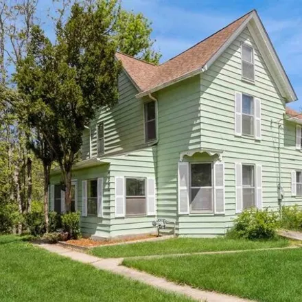 Buy this 4 bed house on 940 Page Street in Iowa City, IA 52240