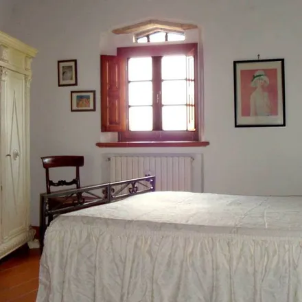 Rent this 2 bed house on Florence
