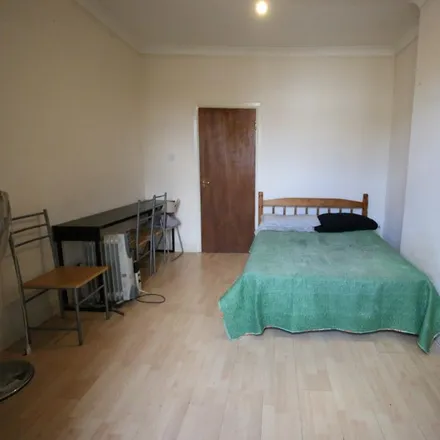 Rent this studio apartment on Hanworth Road in London, TW3 3TU