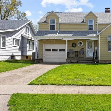 Buy this 3 bed house on 681 Jackson Drive in Port Clinton, OH 43452
