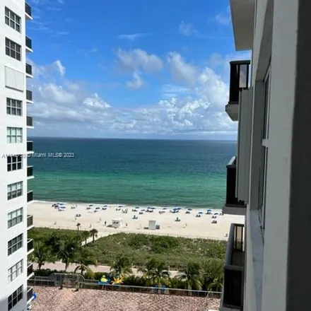 Image 4 - 6068 Collins Avenue, Miami Beach, FL 33140, USA - Apartment for rent