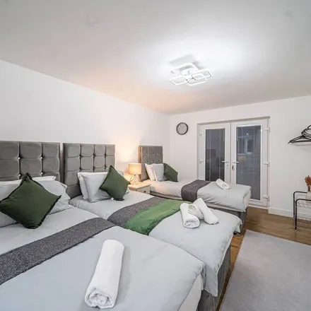 Rent this 1 bed house on Kirklees in HD5 8TT, United Kingdom