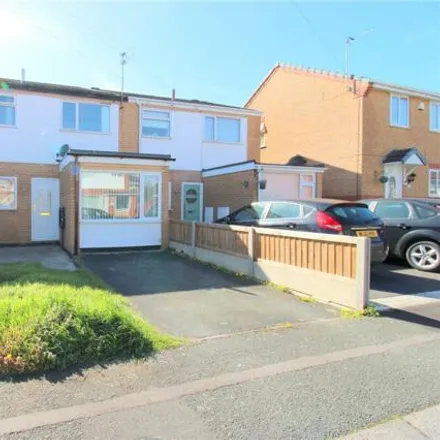 Buy this 3 bed townhouse on Garswood Close in Moreton, CH46 3SF