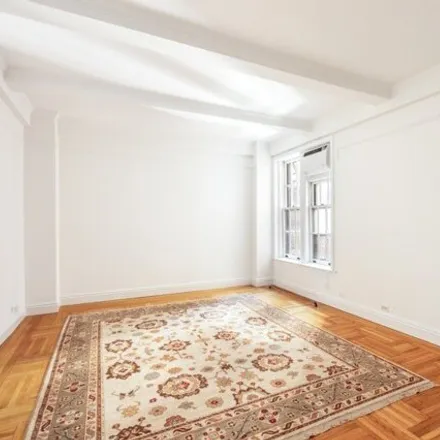 Image 5 - 105 E 38th St Apt 6C, New York, 10016 - Apartment for sale