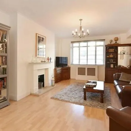 Image 5 - St. James Close, Wells Rise, Primrose Hill, London, NW8 7LX, United Kingdom - Apartment for rent