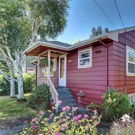 Rent this 3 bed house on 3657 23rd Avenue West in Seattle, WA 98199