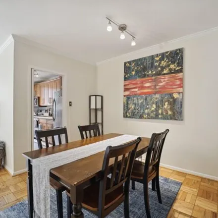 Image 8 - 4200 Cathedral Avenue Northwest, Washington, DC 20016, USA - Condo for sale