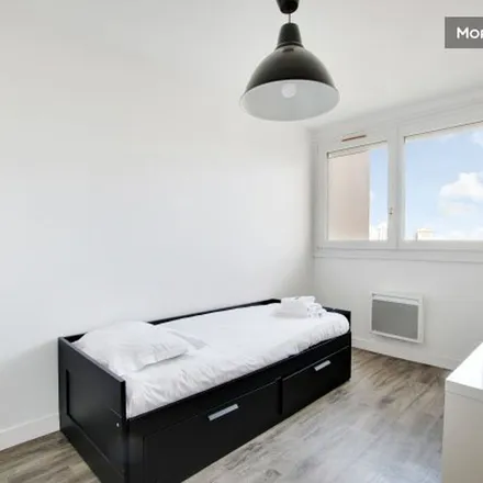 Image 7 - Aura Immobilier, Rue de Paris, 75020 Les Lilas, France - Apartment for rent