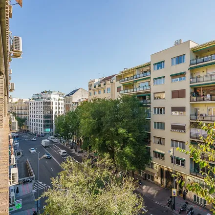 Image 3 - La Contenta, Plaza de Chamberí, 28010 Madrid, Spain - Apartment for rent