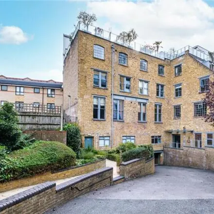Image 2 - Chandlery House, 40 Gower's Walk, London, E1 8GL, United Kingdom - Apartment for sale