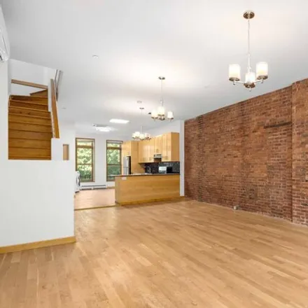 Image 3 - 311 West 112th Street, New York, NY 10026, USA - Townhouse for sale