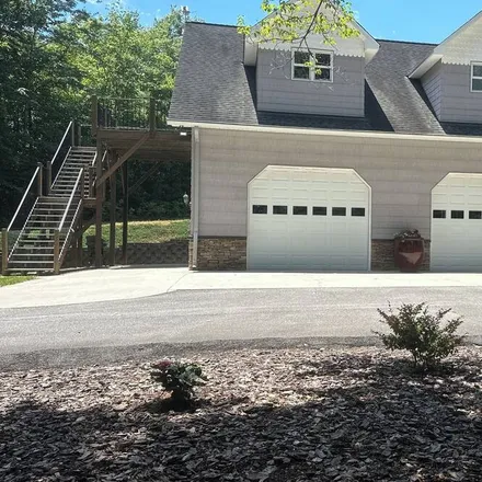 Rent this 2 bed townhouse on Catawba County in North Carolina, USA