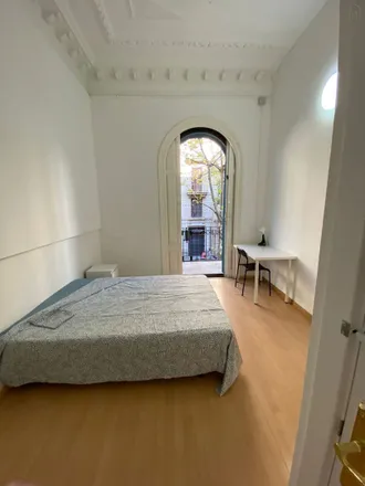 Rent this 11 bed room on Calle de Caspe