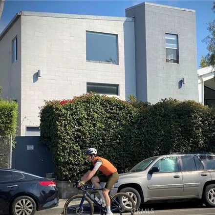 Rent this studio apartment on Parachute Home in Rose Avenue, Los Angeles