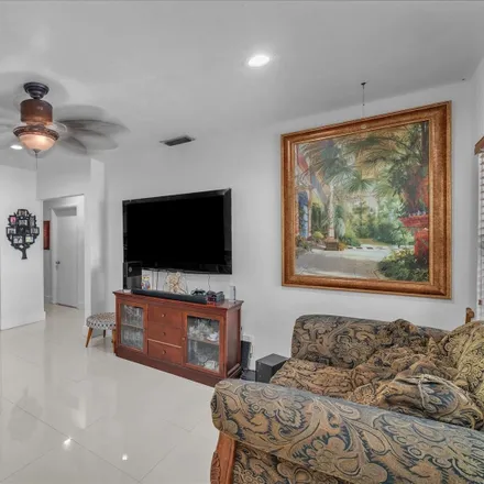 Image 4 - 215 Northwest 56th Avenue, Miami, FL 33126, USA - House for sale