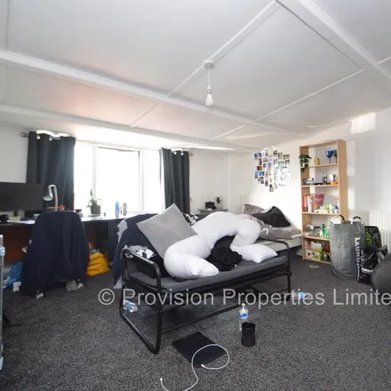 Image 6 - 39 Manor Drive, Leeds, LS6 1DD, United Kingdom - Townhouse for rent