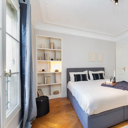 Image 7 - 9 Rue Saint-Lazare, 75009 Paris, France - Apartment for rent