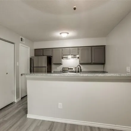 Image 3 - 2003 Cranford Drive, Garland, TX 75041, USA - Apartment for rent