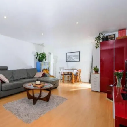 Image 3 - 15 Manor Way, Blackheath Cator Estate, London, SE3 9EF, United Kingdom - Apartment for sale