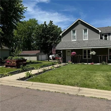 Image 1 - 909 8th St, Howard Lake, Minnesota, 55349 - House for sale