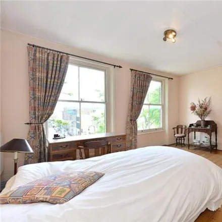 Image 9 - Gloucester Crescent, Primrose Hill, London, NW1 7DS, United Kingdom - Townhouse for sale
