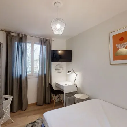 Image 1 - 18 Avenue des Mazades, 31200 Toulouse, France - Apartment for rent
