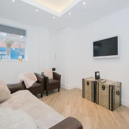 Rent this 2 bed apartment on 22 Melbourne Grove in Denmark Hill, London