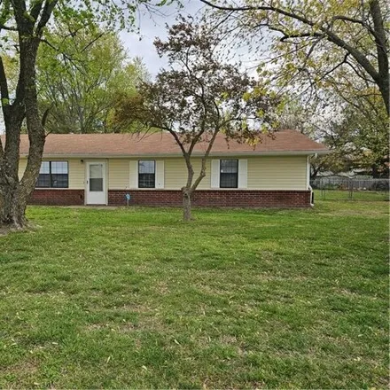 Rent this 3 bed house on 1009 Water Tower Road in Bentonville, AR 72712