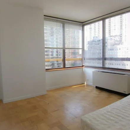 Rent this 2 bed apartment on Manhattan Place in East 37th Street, New York