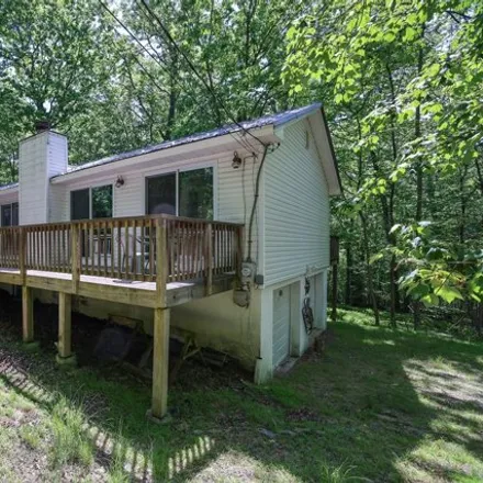 Buy this 4 bed house on 661 Lamplighter Lane in Masthope Rapids, Lackawaxen Township