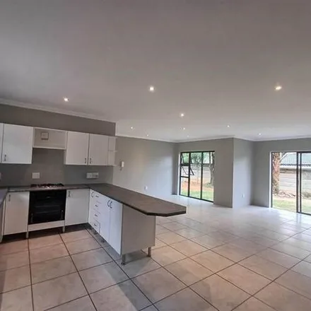 Rent this 3 bed apartment on Government Road in Noordhang, Randburg