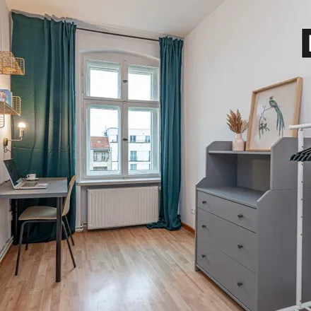 Rent this 5 bed room on Heinrich-Roller-Straße 14 in 10405 Berlin, Germany