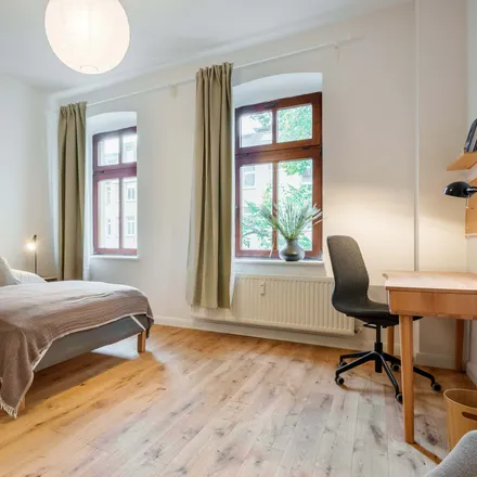 Rent this 3 bed room on Albert-Schweitzer-Straße 12b in 06114 Halle (Saale), Germany