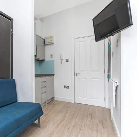 Rent this studio apartment on 12 Queensborough Terrace in London, W2 3SG