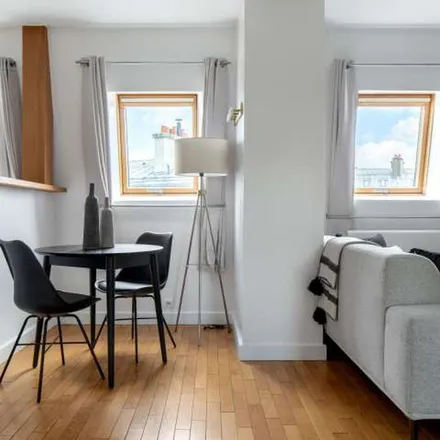 Image 2 - 7 Place des Ternes, 75017 Paris, France - Apartment for rent