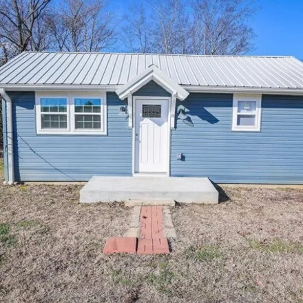 Buy this 2 bed house on 431 West 10th Street in Benton, KY 42025