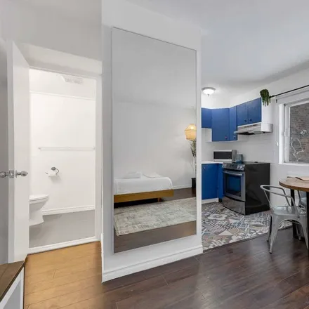 Image 9 - Montreal, QC H2X 2G6, Canada - Apartment for rent