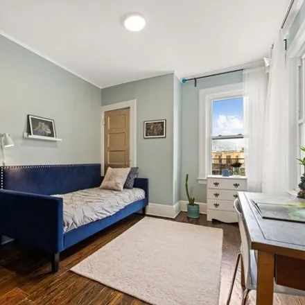 Image 7 - 375 East 7th Street, New York, NY 11218, USA - House for sale
