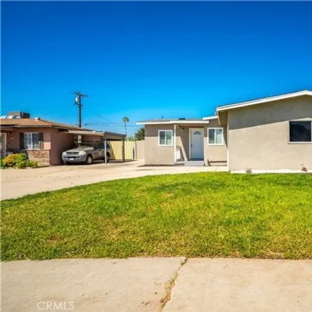 Image 2 - 136 South Tamarisk Avenue, San Bernardino, CA 92376, USA - House for sale