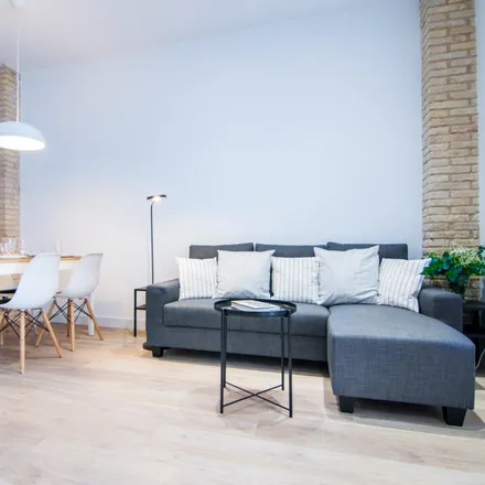 Rent this 4 bed apartment on Mestalla in Carrer de Misser Mascó, 25