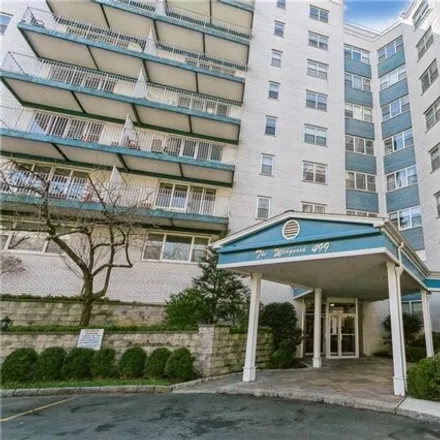 Rent this studio apartment on 499 North Broadway in City of White Plains, NY 10603