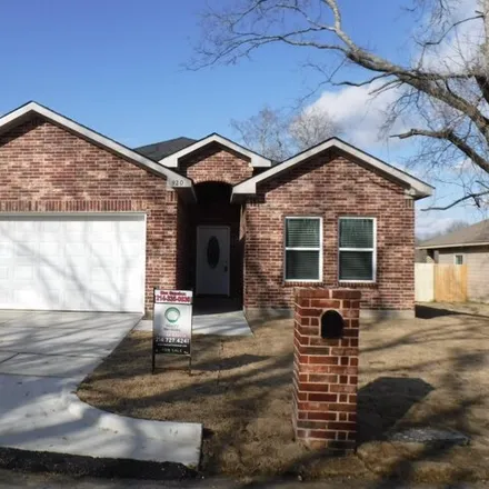 Rent this 3 bed house on 920 Jones Street in Greenville, TX 75401