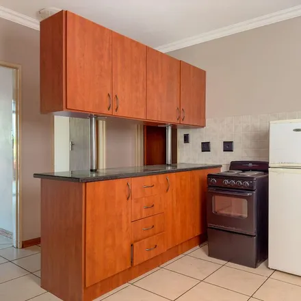 Image 1 - Hillcrest Boulevard II, 194 Lunnon Road, Hillcrest, Pretoria, 0083, South Africa - Apartment for rent