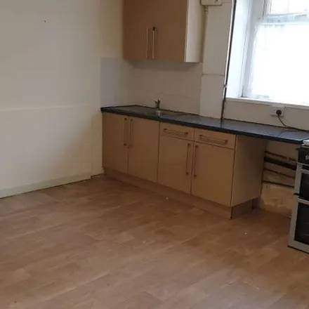 Rent this 2 bed townhouse on Buxton Street in Bradford, BD9 4QP