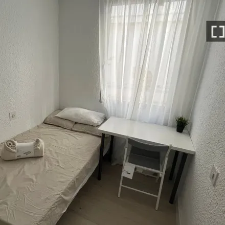 Rent this 4 bed room on Paseo de Fernando El Católico in 50006 Zaragoza, Spain