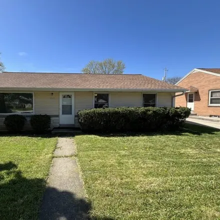 Buy this 3 bed house on 3929 East Elser Avenue in Cudahy, WI 53110
