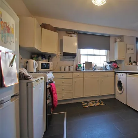 Rent this 1 bed room on Sizzling Cafe in 62 High Street, Gravesend