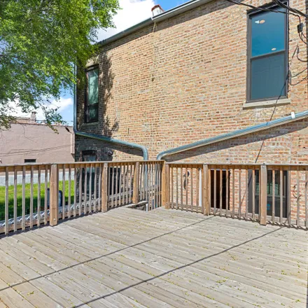 Image 5 - 4438 South Berkeley Avenue, Chicago, IL 60653, USA - House for sale