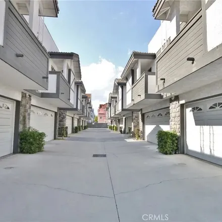 Rent this 3 bed townhouse on 265 East Commonwealth Avenue in Alhambra, CA 91801