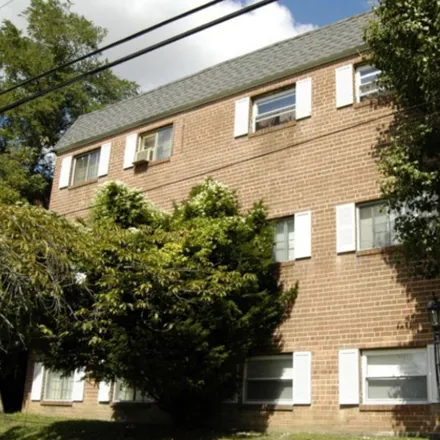 Rent this 1 bed apartment on 711 717 E Main St
